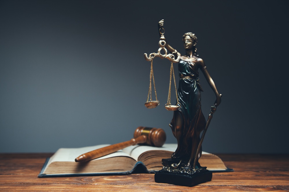 lady-justice-law-library-concept